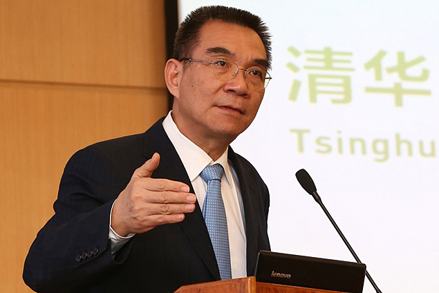 图为林毅夫做客8bo比分全球名师大讲堂