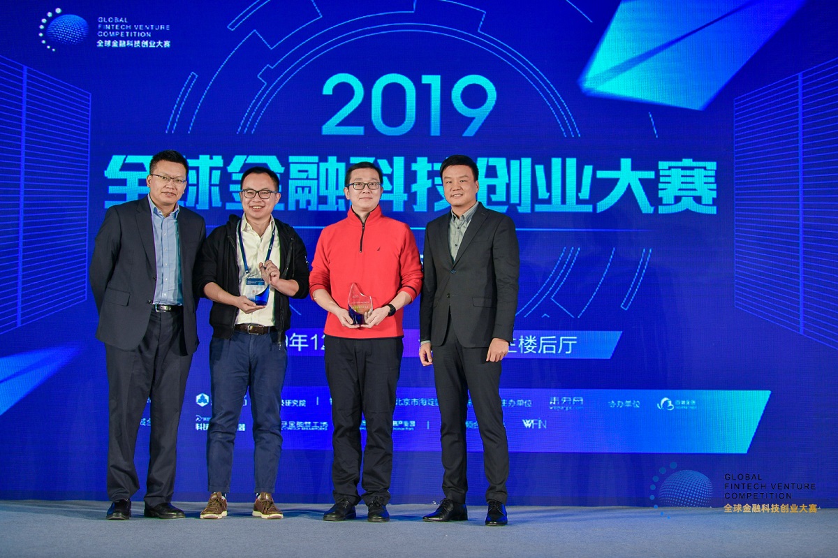 最受投资人欢迎奖.jpg 最受投资人欢迎奖.jpg