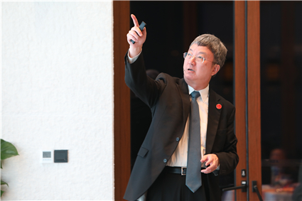 朱 民 清华大学国家金融研究院院长、IMF 前副总裁.jpg 朱 民 清华大学国家金融研究院院长、IMF 前副总裁.jpg