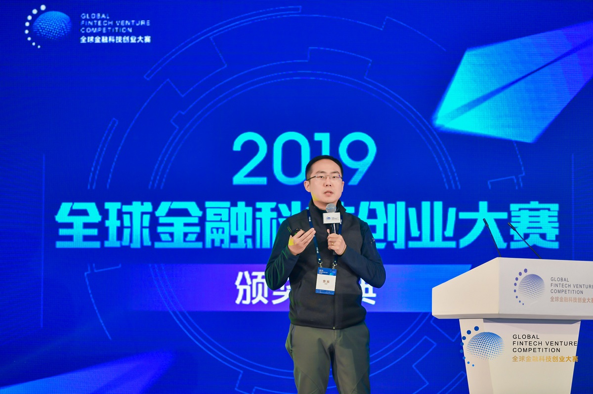 曹毅.jpg 曹毅.jpg